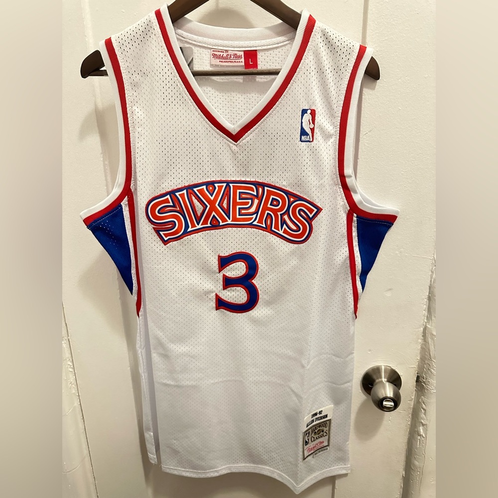 NWT Allen Iverson Retro 76ers Jersey. Mitchell & Ness Authentic Size Large.